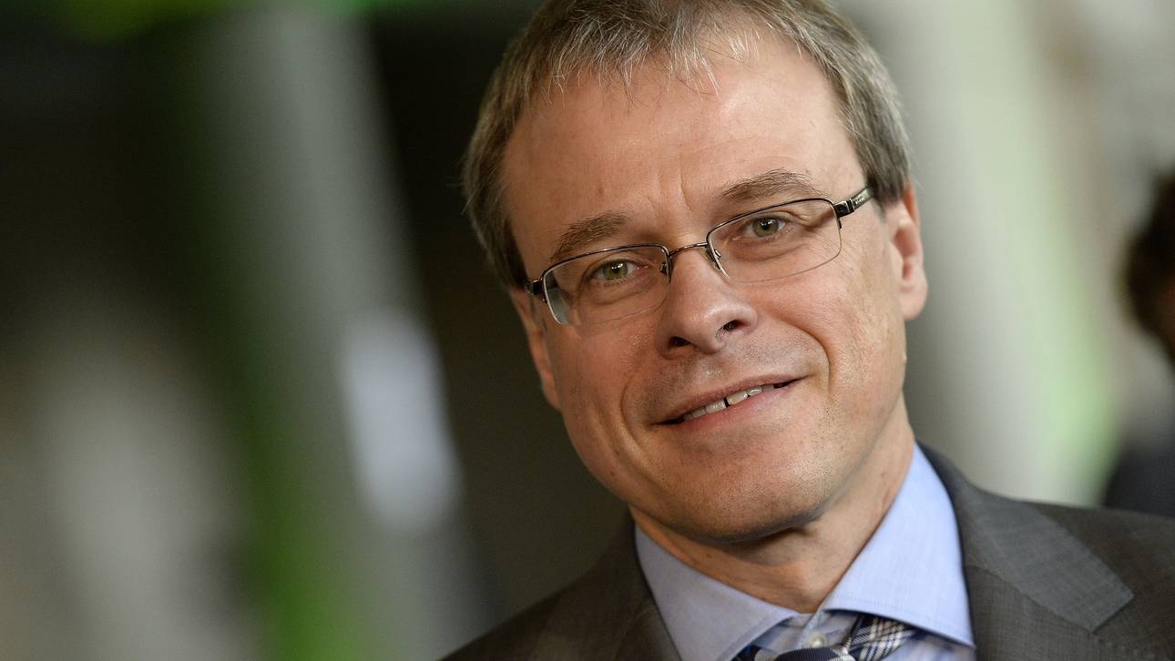 Peters bleibt in UEFA-Kommission