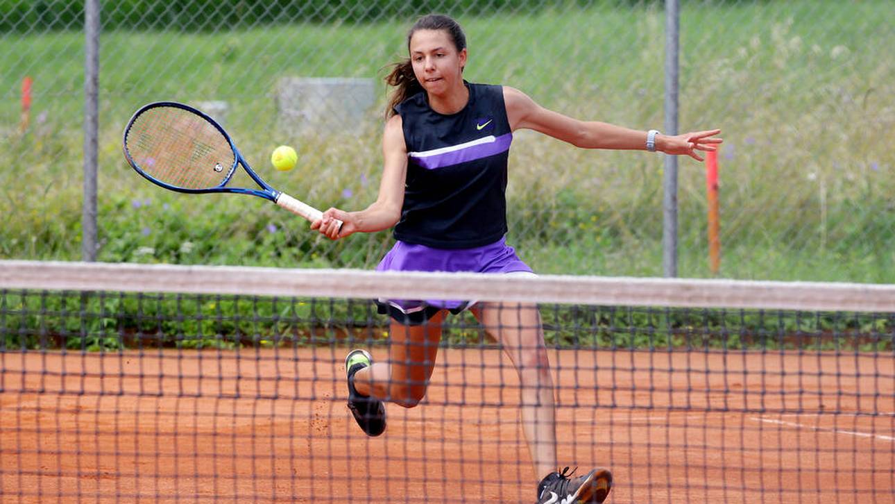 Bizarrer Tennis-Auftritt geht viral