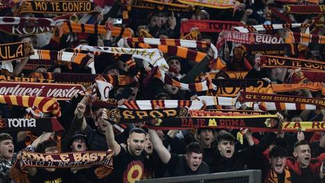 Wiederholt beleidigten die Rom-Fans Spieler rassistisch