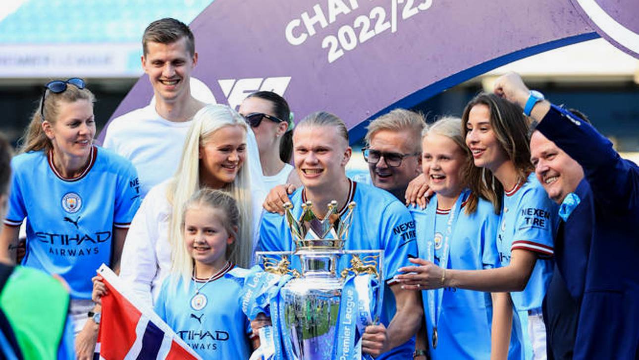 Erling Haaland feiert den Gewinn der Champions League mit seiner Familie