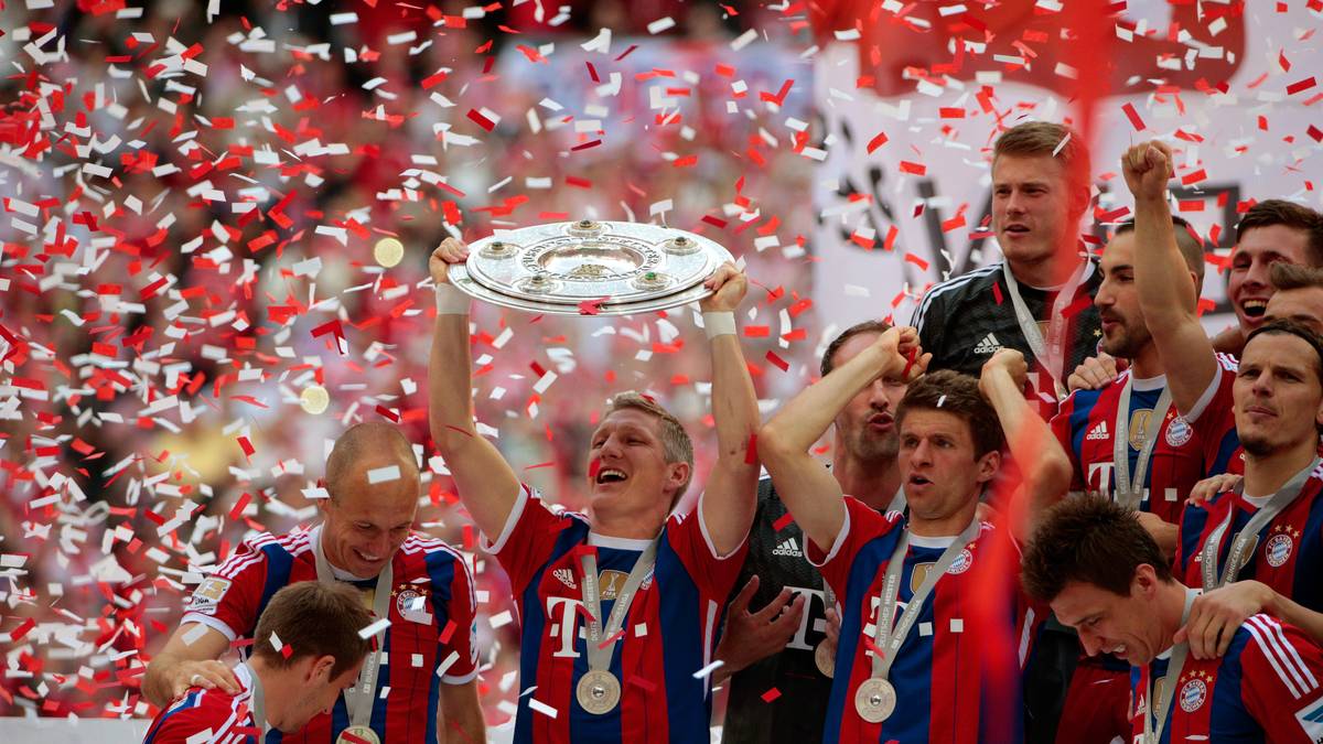 National sammelt Schweinsteiger hingegen weiter Titel: Auch 2014 holt er mit dem FC Bayern das Double