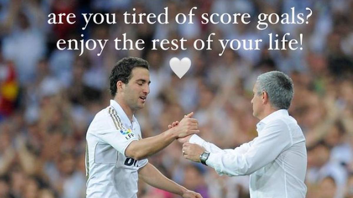 José Mourinho gratuliert Gonzalo Higuain zu seiner Karriere