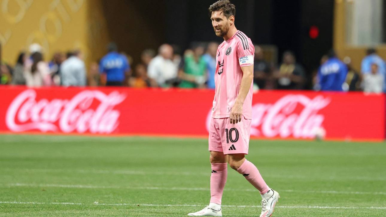 Ibrahimovic: Messi spielt „mit Statuen“