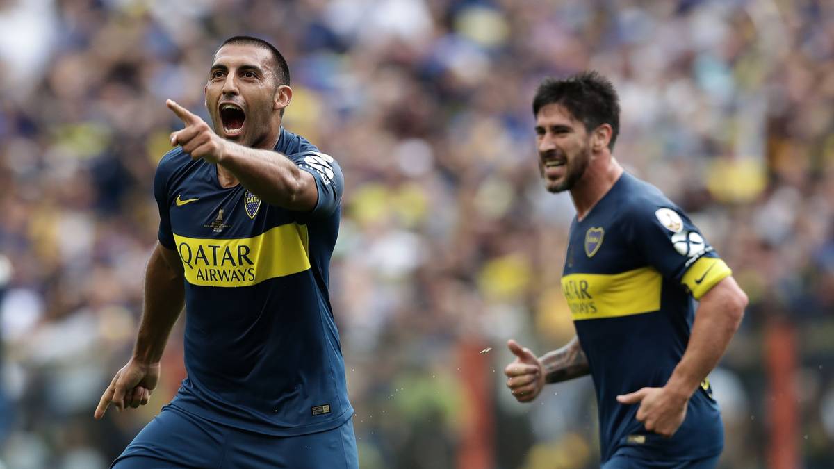 Ramon Abila lässt La Bombonera dann erstmals beben. Im zweiten Versuch netzt er zur Führung für die Hausherren ein