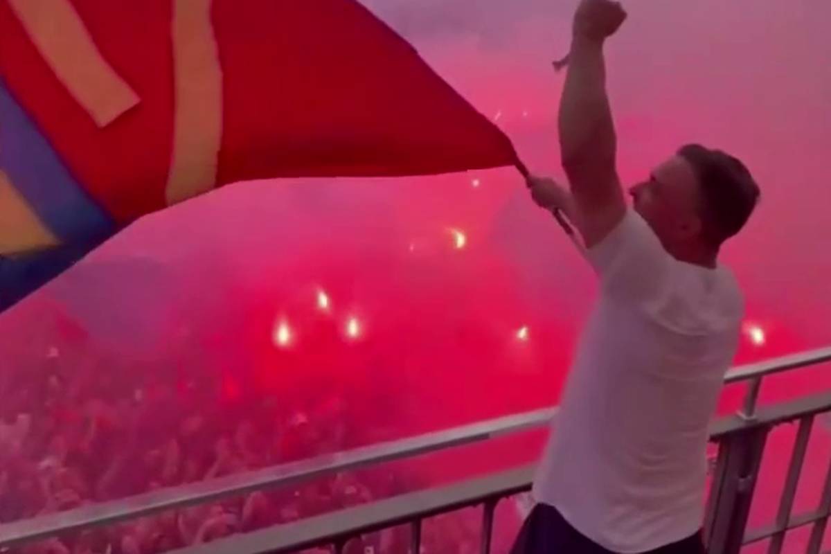 Nach seiner Rückkehr im Sommer letzten Jahres hat Ex-Bayern-Star Xherdan Shaqiri mit dem FC Basel den Meistertitel in der schweizer Super League gewinnen können. Von den Fans wird er wie ein Held gefeiert.