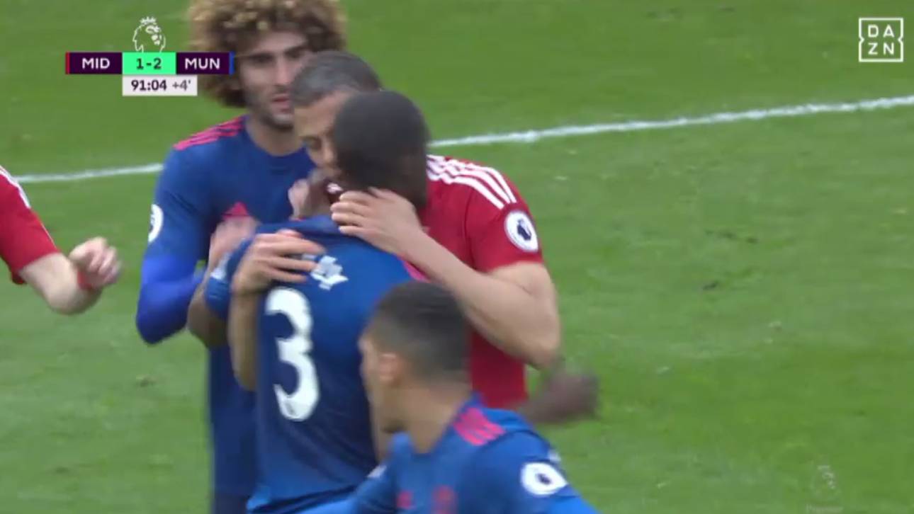 Beißattacke? Eklat bei United-Spiel