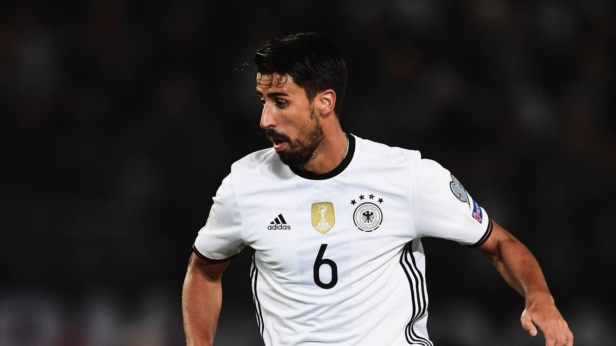 SAMI KHEDIRA: Durfte die Mannschaft in Vertretung von Manuel Neuer aufs Feld führen. Ging voran, wie es ein Kapitän tun sollte. Eröffnete den Torreigen, anschließend ein routinierter Auftritt. Als Autorität im Mittelfeld eine Instanz. Räumte in der 76. Minute für Goretzka seinen Platz. SPORT1-Note 2,5