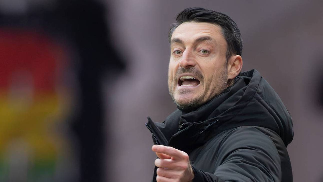 Trainer Albert Riera in seiner Funktion als Frankfurt-Coach