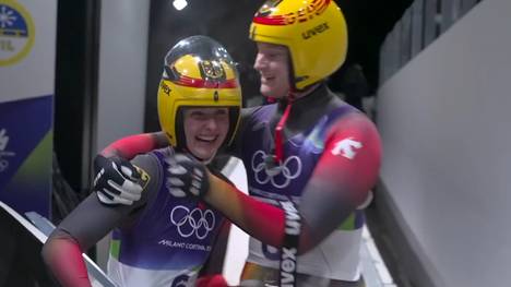 Dajana Eitberger und Magdalena Matschina schreiben Geschichte und holen die erste Silber-Medaille im Rodel Doppelsitzer der Damen. Bei der Olympia-Premiere müssen sich die beiden nach einem kleinen Fehler nur dem italienischen Duo geschlagen geben.