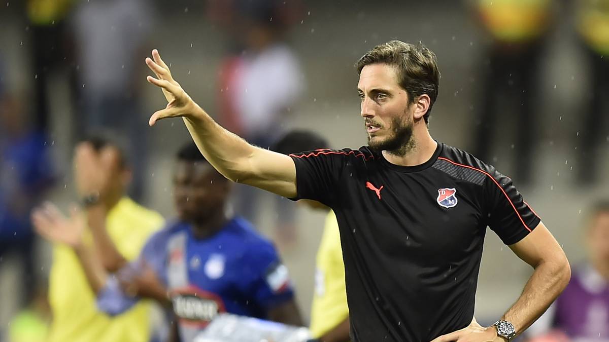 Ganze sechs Jahre jünger ist LUIS ZUBELDIA (36), Trainer von Deportivo Alaves. Der Argentinier startete seine Trainerkarriere im Alter von 27 Jahren in der ersten Liga Argentiniens bei Lanus