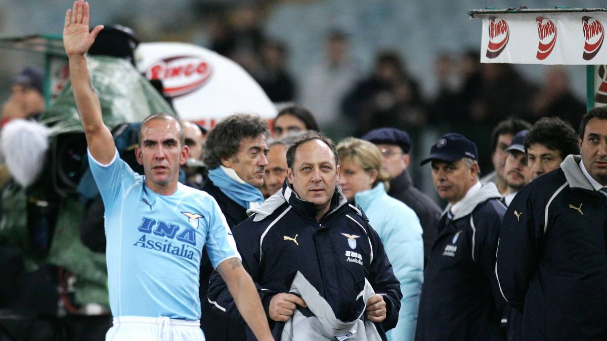 PAOLO DI CANIO (Fußball), früherer Kapitän des italienischen Erstligisten Lazio Rom, bezeichnet sich selbst als Neofaschist und rechtsradikal. 2005 schockierte er, als er im römischen Olympia-Stadion seine Fans mit dem "römischen Gruß" der ehemaligen Mussolini-Faschisten begrüßt hatte