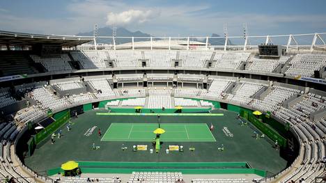 Vom olympischen Tenniscenter ist bislang nur der Hauptplatz fertig