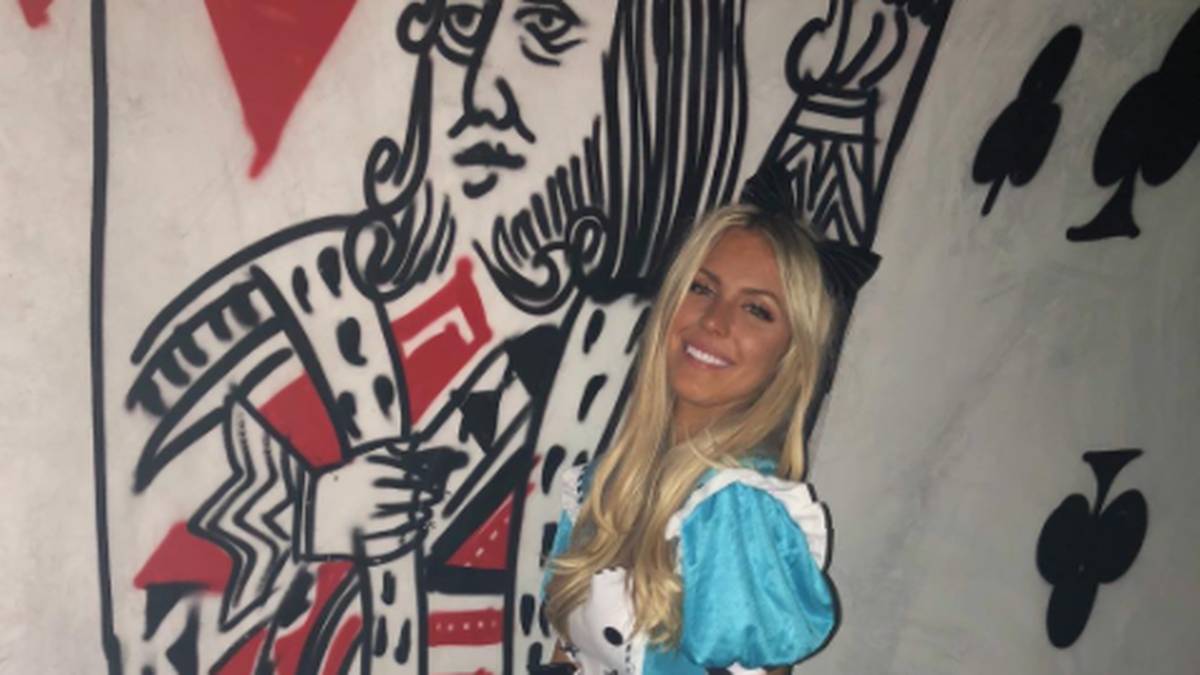 Auch Schwester Beatrice verkleidet sich gerne. Ihren Post bei Instagram versieht sie mit dem Hashtag "HouseOfCards"