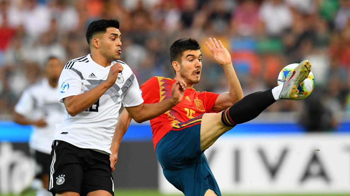 NADIEM AMIRI: Zu Recht wieder in der Startelf, wirbelte schon vor der Pause. Läutete dann mit einem satten Abschluss die zweite Hälfte ein - und peitschte direkt die deutschen Fans im Stadion an. Packte kurz vor Schluss den Hammer aus, abgefälscht, drin. Leider zu spät. SPORT1-Note: 2,5