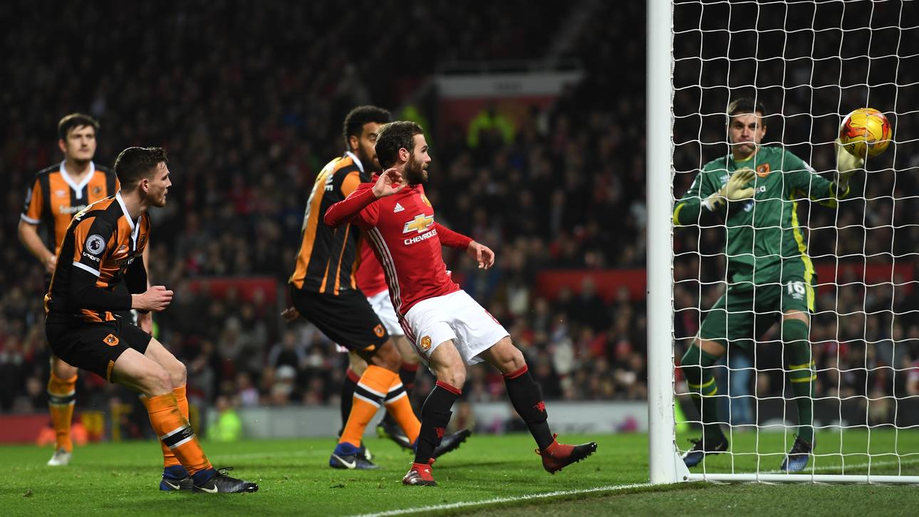 ManUnited stößt Tür zum Finale auf