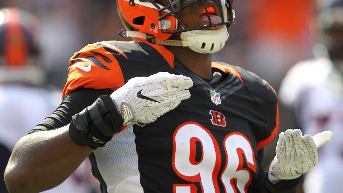 CARLOS DUNLAP (Defensive End): Der Star-Verteidiger der Cincinnati Bengals (2015 und 2016 Pro Bowl) spielte von 2007 bis 2009 für die Gators. Die Polizei fand ihn 2009 mitten auf einer Kreuzung schlafend und alkoholisiert in seinem Auto. Dunlap bekam 50 Stunden gemeinnützige Arbeit und Bewährung aufgebrummt
