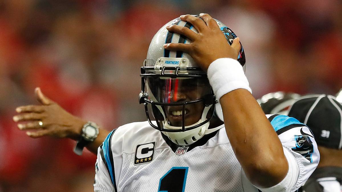 CAM NEWTON: Woche 4 in der NFL: Star-Quarterback Newton von den Carolina Panthers muss mit einer Gehirnerschütterung vom Platz