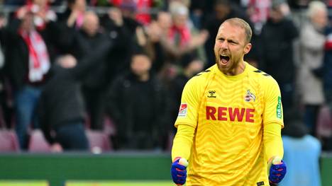 Les moments forts de la 12e journée de 2e Bundesliga : Kees van Wonderen peut faire la fête avec Schalke pour la première fois. Le Hamburger Sv s'est embarrassé à l'Eintracht Braunschweig. Les habitants de Cologne organisent une fête de dernière minute. Vous pouvez voir les meilleures scènes du week-end dans le TOP 10 des scènes.