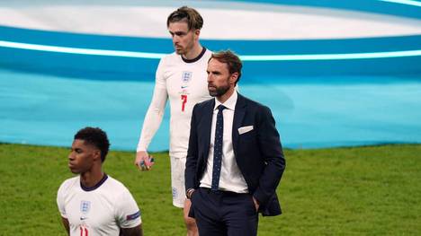 Die Runde im Snickers Fan Talks schaut gespannt das Elfmeterschießen zwischen Italien und England und kann die Auswahl der Schützen von Gareth Southgate nicht verstehen.
