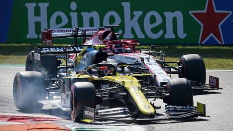Zwischen Esteban Ocon (v.) und Kimi Räikkönen kam es zu einer brenzligen Situation