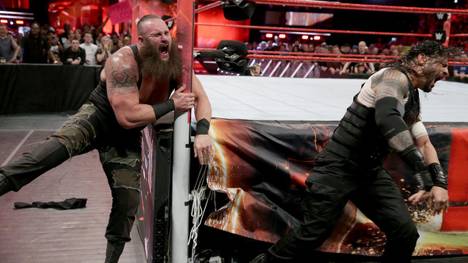 Braun Strowman (l.) kommt offenbar schneller zurück als von WWE behauptet