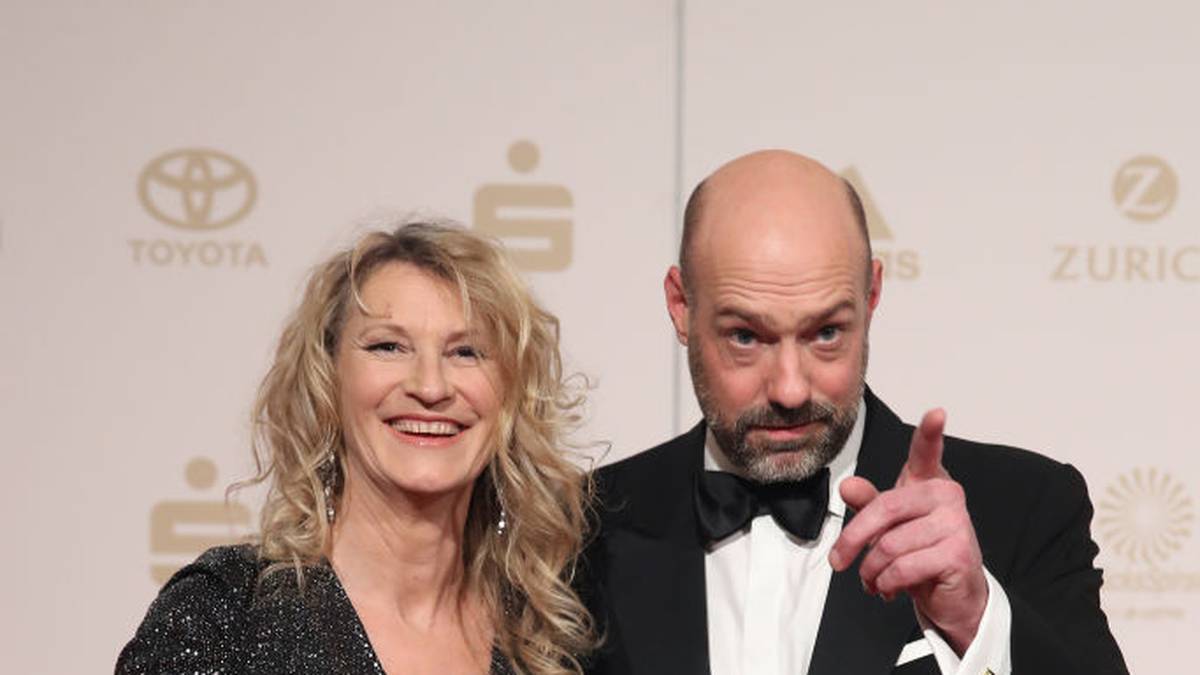 Aufgepasst, auch wir sind da! Die beiden ehemaligen Leichtathleten Heike Henkel und Paul Meier versprühen gute Laune