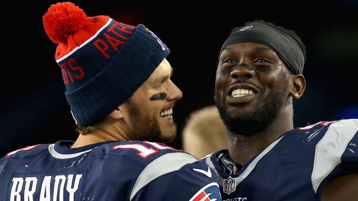 Tom Brady und Chandler Jones haben gut lachen. Sieben Spiele, sieben Siege stehen bei den Pats zu Buche. Brady lieferte zum 19. Mal in der Karriere vier Touchdown-Pässe ohne eine Interception in einem Spiel ab. Mit solch einer Leistung rückt die Titelverteidigung einen guten Schritt näher