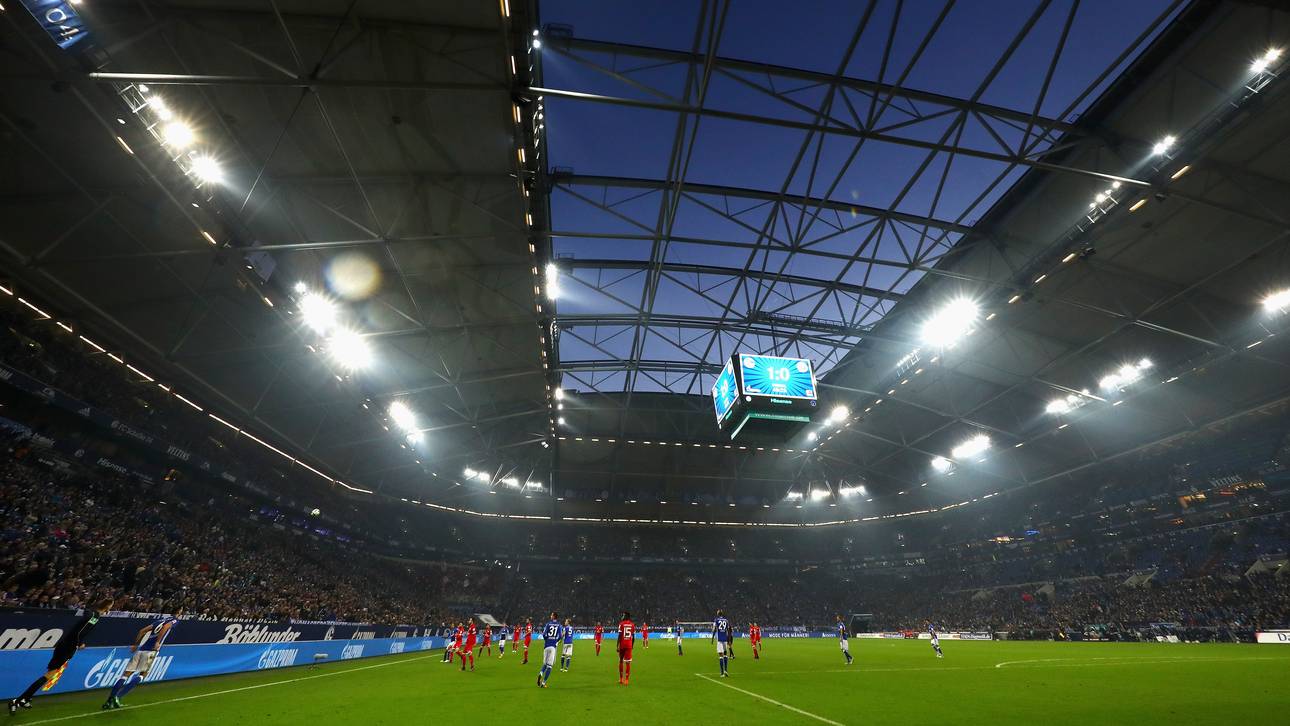 Minuskulisse in Schalker Arena