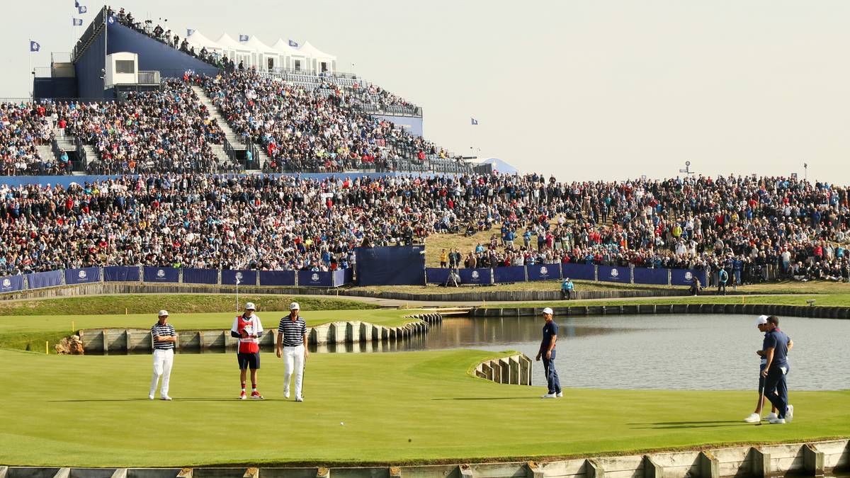 Der Ryder Cup wird auf dem prächtigsten der drei nationalen Golfplätze in Saint-Quentin-en-Yvelines ausgetragen, der aufgrund seiner technischen Qualität und dem tadellos gepflegten Zustand ausgewählt wurde