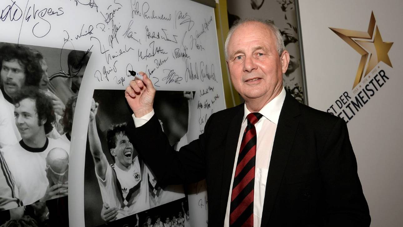 „Schlitzohr“ und Eintracht-Idol: Hölzenbein wird 75