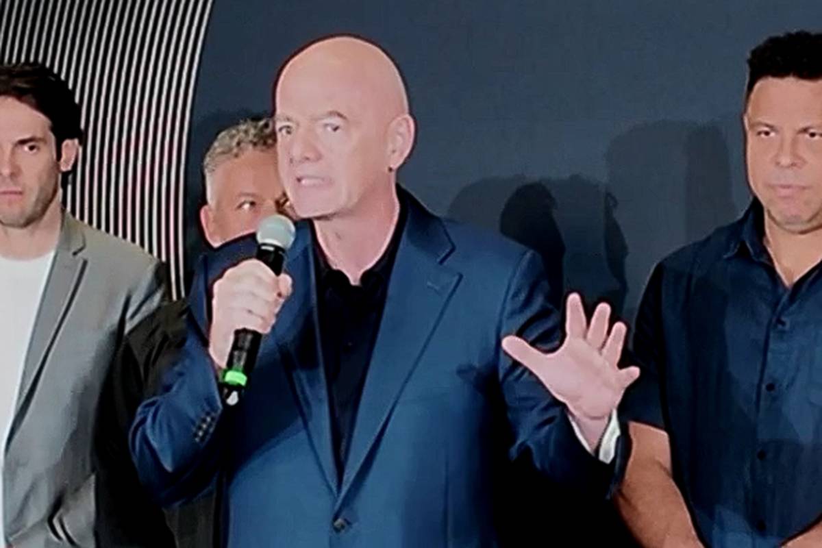 Auf einem Event mit Fußball-Legenden schwärmt FIFA-Präsident Gianni Infantino von der erfolgreichen Klub-WM. Diese sei der erfolgreichste Klub-Wettbewerb aller Zeiten.