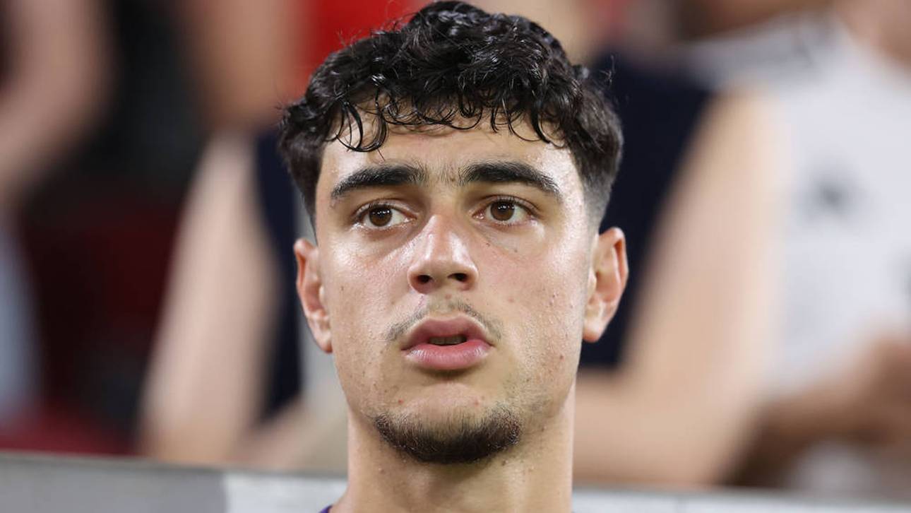 Aleksandar Pavlovic steht beim FC Bayern unter Vertrag