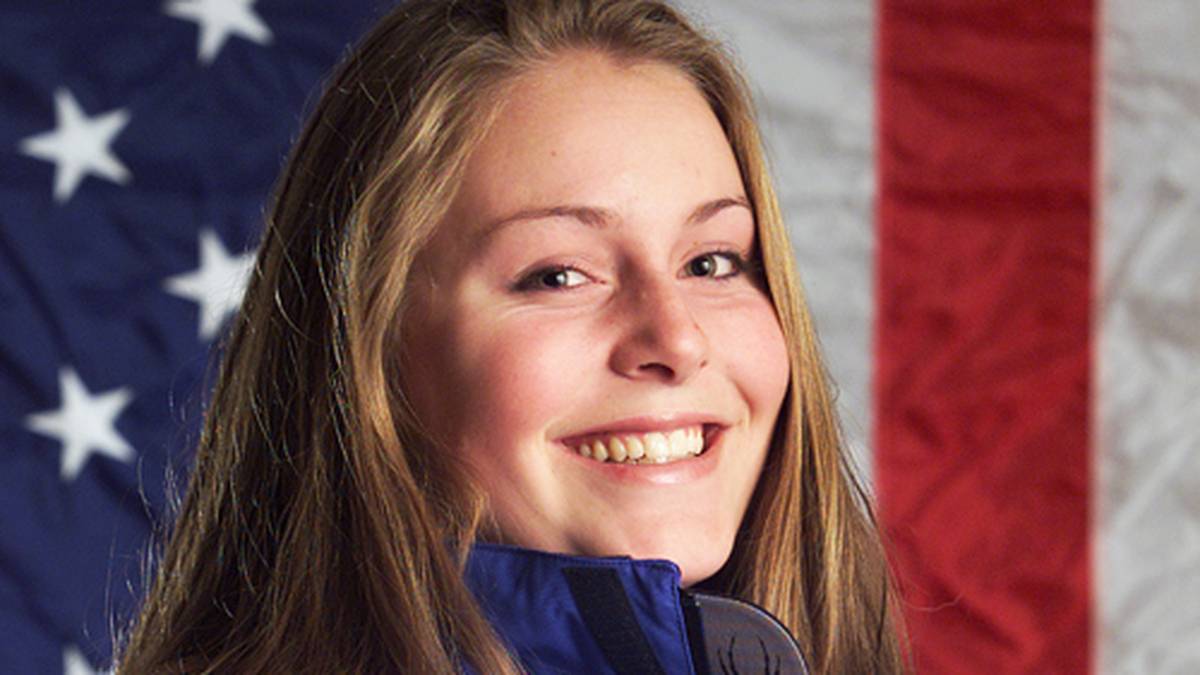 Kurz nach ihrem 16. Geburtstag nimmt Vonn, die damals noch Lindsey Kildow hieß, am 18. November 2000 zum ersten Mal an einem Weltcuprennen teil. Beim Slalom von Aspen kann sie sich jedoch nicht für den zweiten Durchgang qualifizieren