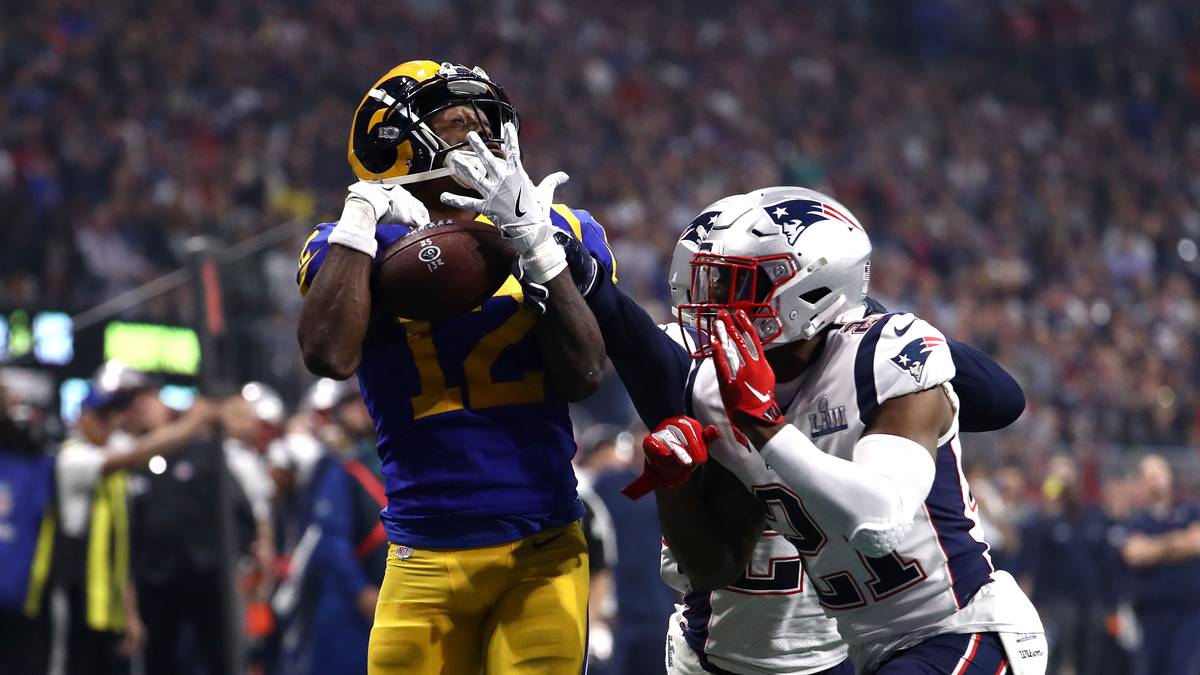 Zuerst lässt der Receiver einen fangbaren Ball durch seine Hände gleiten - es wäre ein sicherer Touchdown und der Ausgleich kurz vor Spielende gewesen...