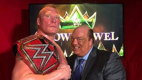 Brock Lesnar (l., mit Manager Paul Heyman) ist neuer Universal Champion von WWE
