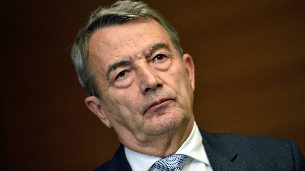 Wusste Niersbach vom Warner-Deal?