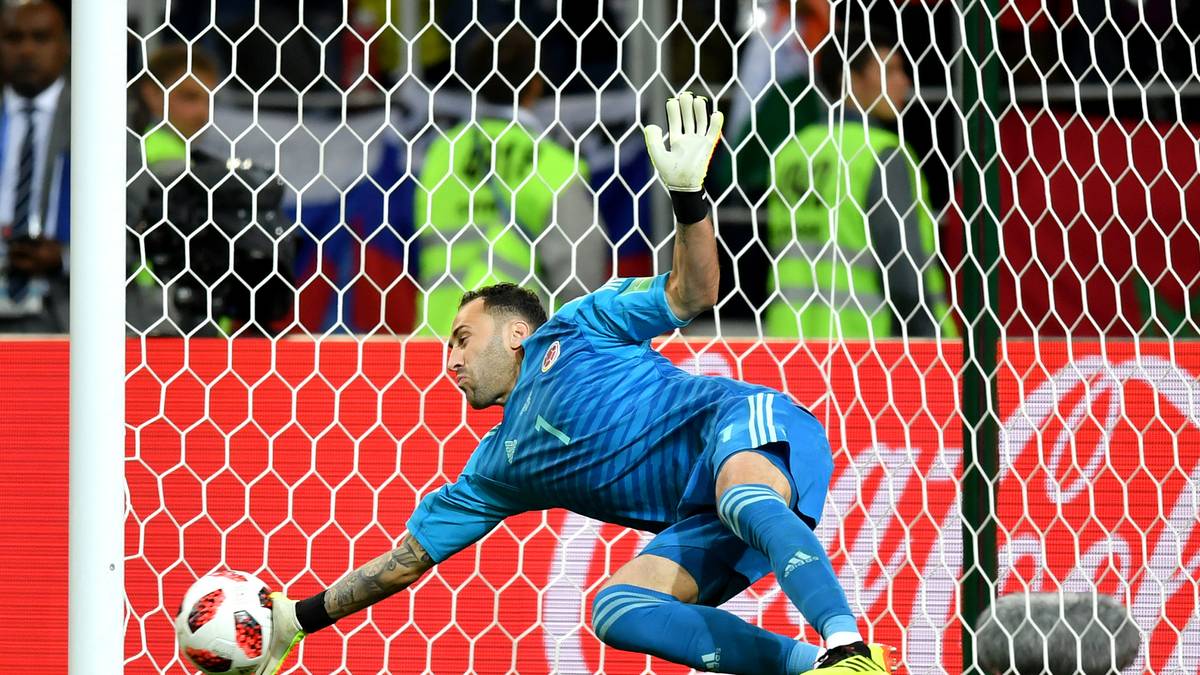 EL TIEMPO: "Für Kolumbien endete der Zug nach Russland in Moskau. Yerry Mina ist nach Paul Breitner und Andreas Brehme der dritte Verteidiger, der bei einer WM drei Tore erzielt."