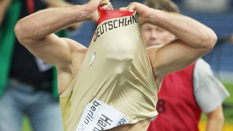 Robert Harting bejubelt sein WM-Gold in Berlin 2009