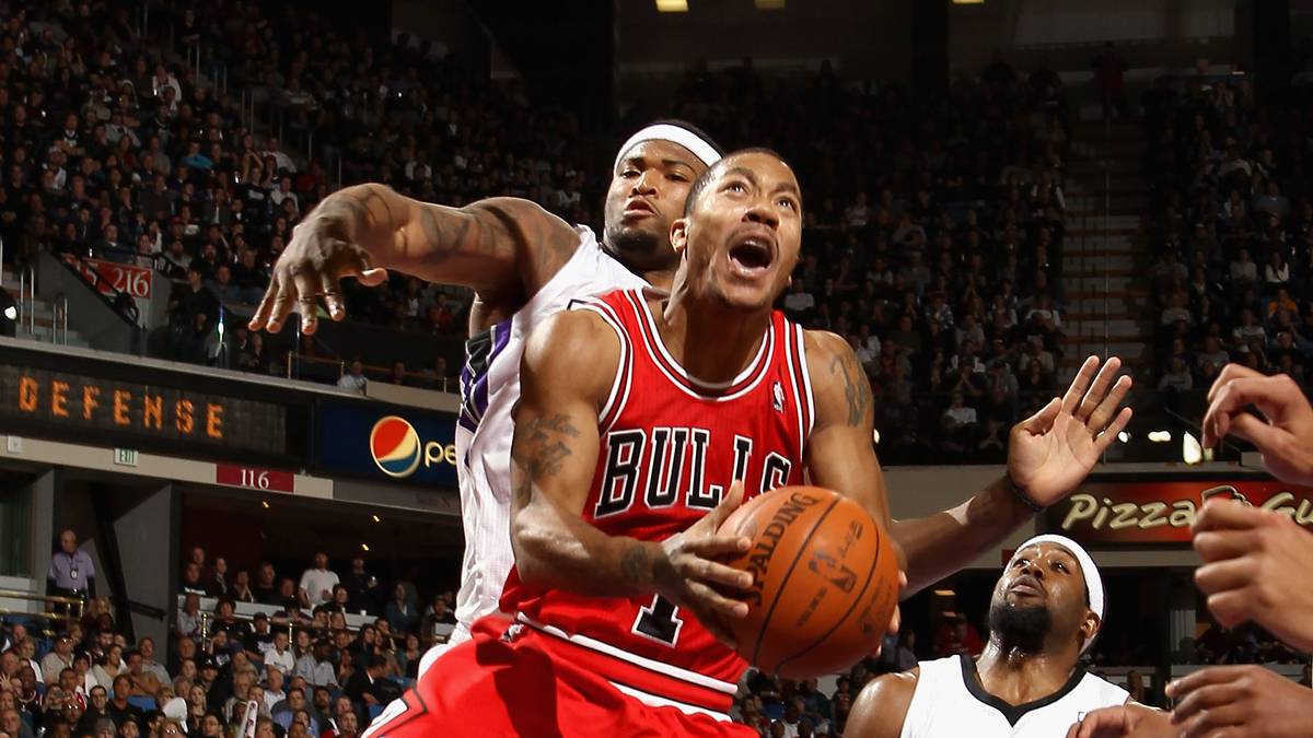 RANG 3 - DERRICK ROSE (1. Pick 2008, Chicago Bulls): Als Hometown Hero sollte er die glorreichen Jordan-Zeiten zurückbringen. Und in den ersten drei Jahren lief es gut. Mit seiner Hyperathletik eroberte er als Point Guard 2.0 die NBA, wurde 2011 der jüngste MVP aller Zeiten. Aber 11/12 begannen die Probleme