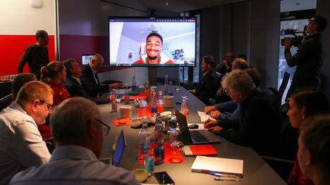 Leo Neugebauer stellte sich per Video beim VfB Stuttgart vor