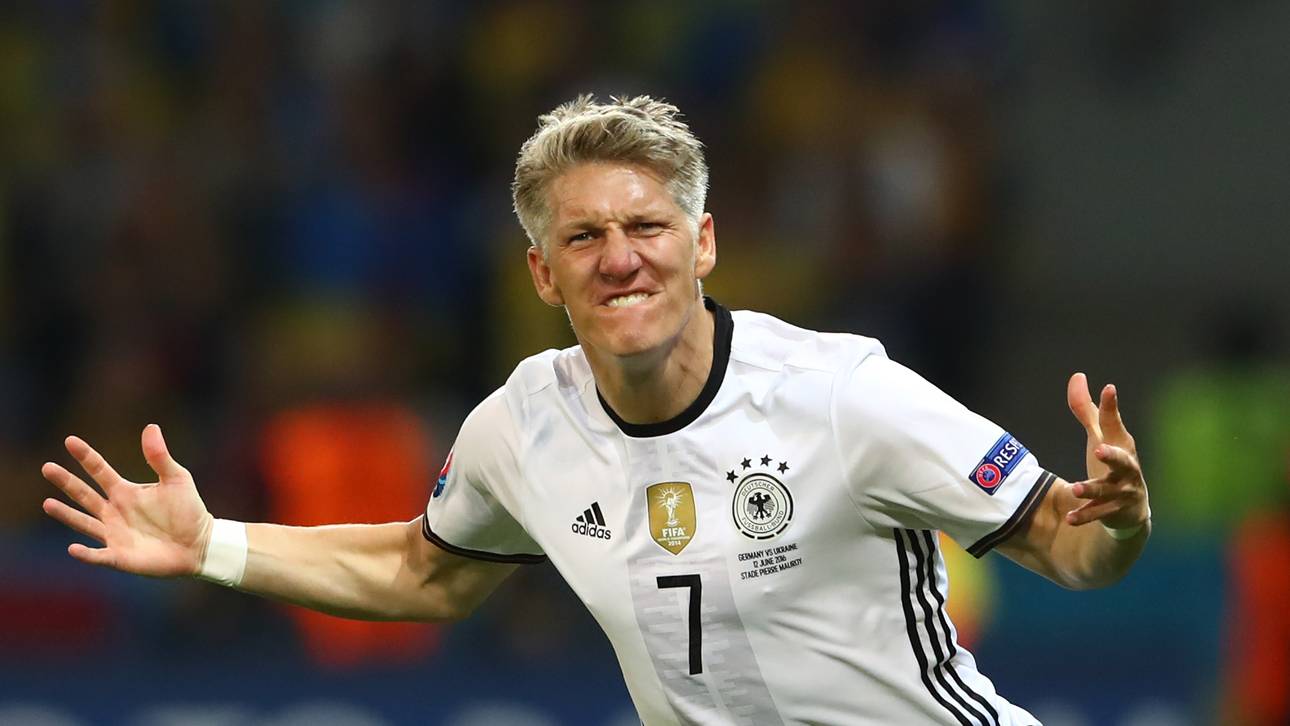 Schweinsteigers Bruder rechnet ab