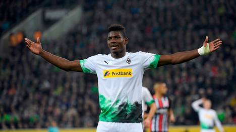 Moenchengladbach's Swiss forward Breel Embolo reacts during the German First division Bundesliga football match between Borussia Moenchengladbach and Eintracht Frankfurt, on October 27, 2019 in Moenchengladbach. (Photo by INA FASSBENDER / AFP) / DFL REGULATIONS PROHIBIT ANY USE OF PHOTOGRAPHS AS IMAGE SEQUENCES AND/OR QUASI-VIDEO (Photo by INA FASSBENDER/AFP via Getty Images)