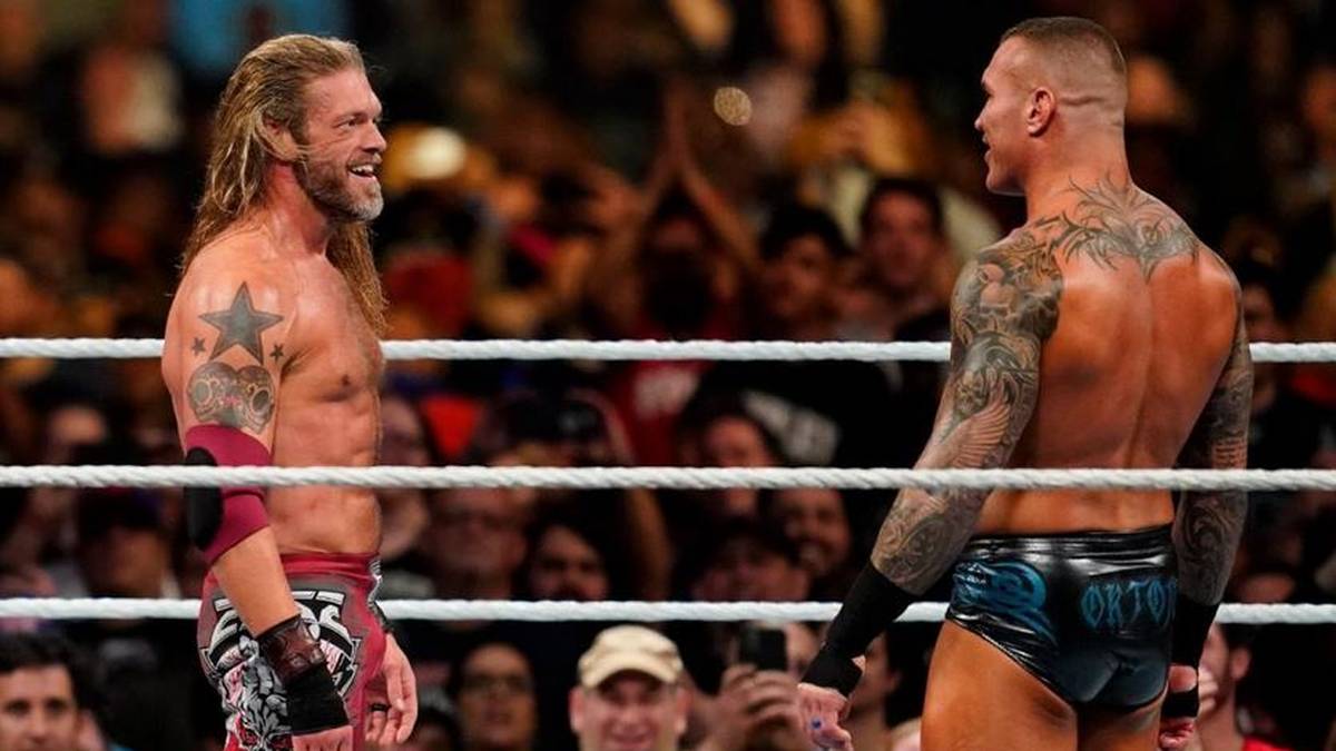 Zunächst macht das ehemalige Tag Team "Rated RKO" gemeinsame Sache, dann will Orton dem Rückkehrer jedoch den RKO verpassen. Edge merkt das jedoch rechtzeitig und eliminiert seinerseits seinen alten Kumpel