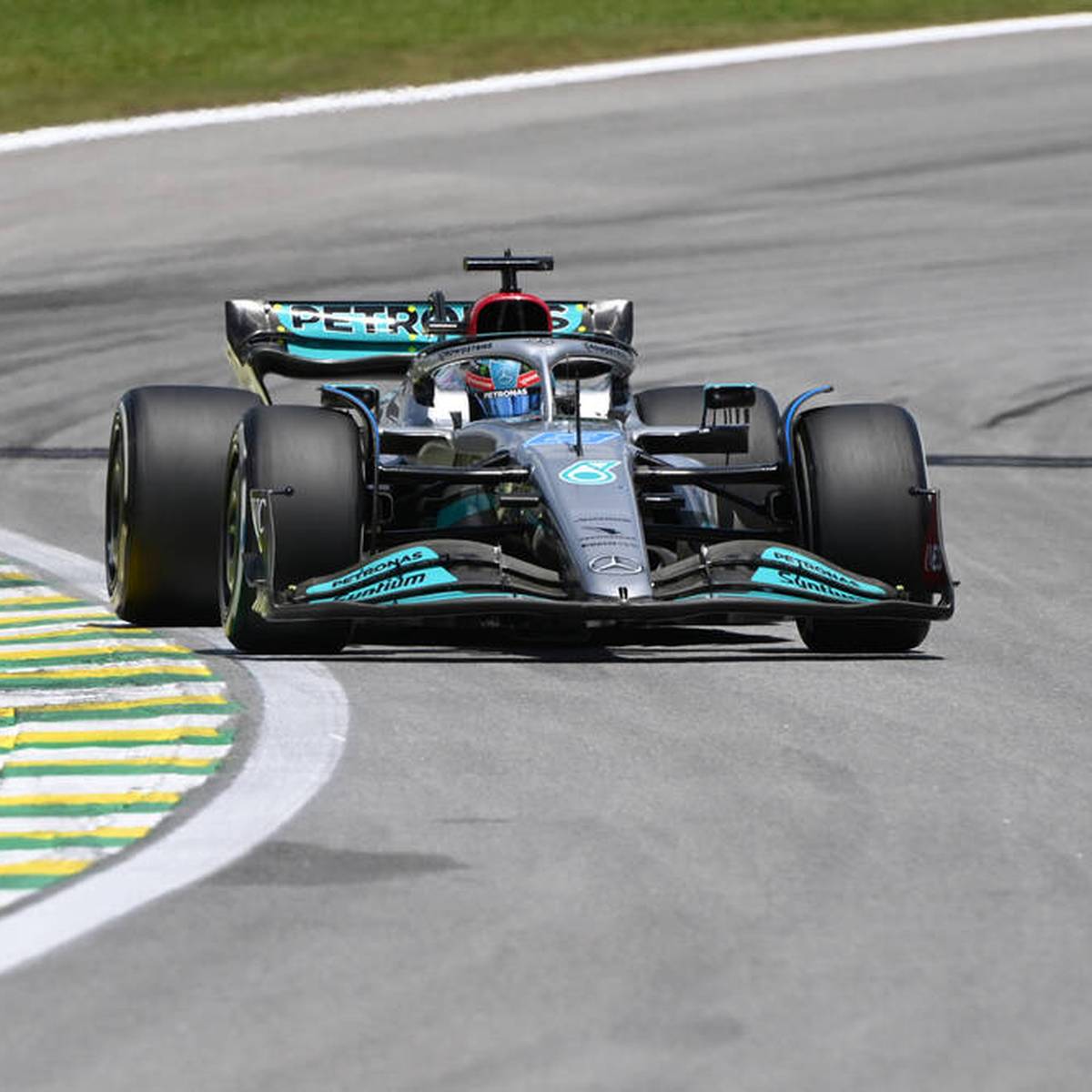 Formel 1, Sao Paulo Mercedes-Coup! Russell gewinnt Sprint, Verstappen kollidiert mit Sainz, Schumacher holt auf