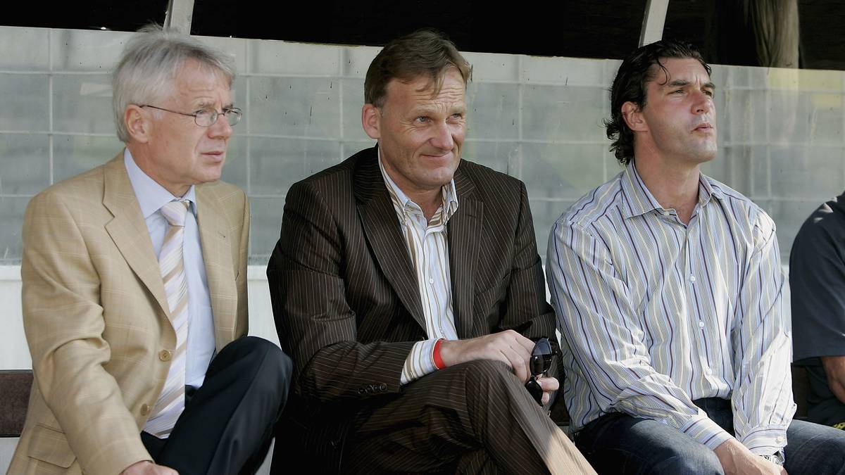 Wenige Wochen nach seinem Amtsantritt schafft es Watzke, die Gläubiger mit einem knallharten Sparplan zu überzeugen. Der BVB schließt die Kassen und versucht sich vom Fast-Ruin zu erholen. Es war die richtige Entscheidung, wie sich in den Folgejahren zeigen sollte