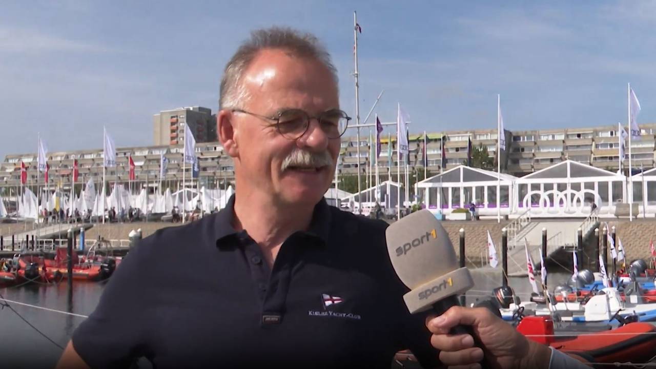 Dr. Martin Lutz klärt über Angebote des Kieler Yacht-Clubs auf