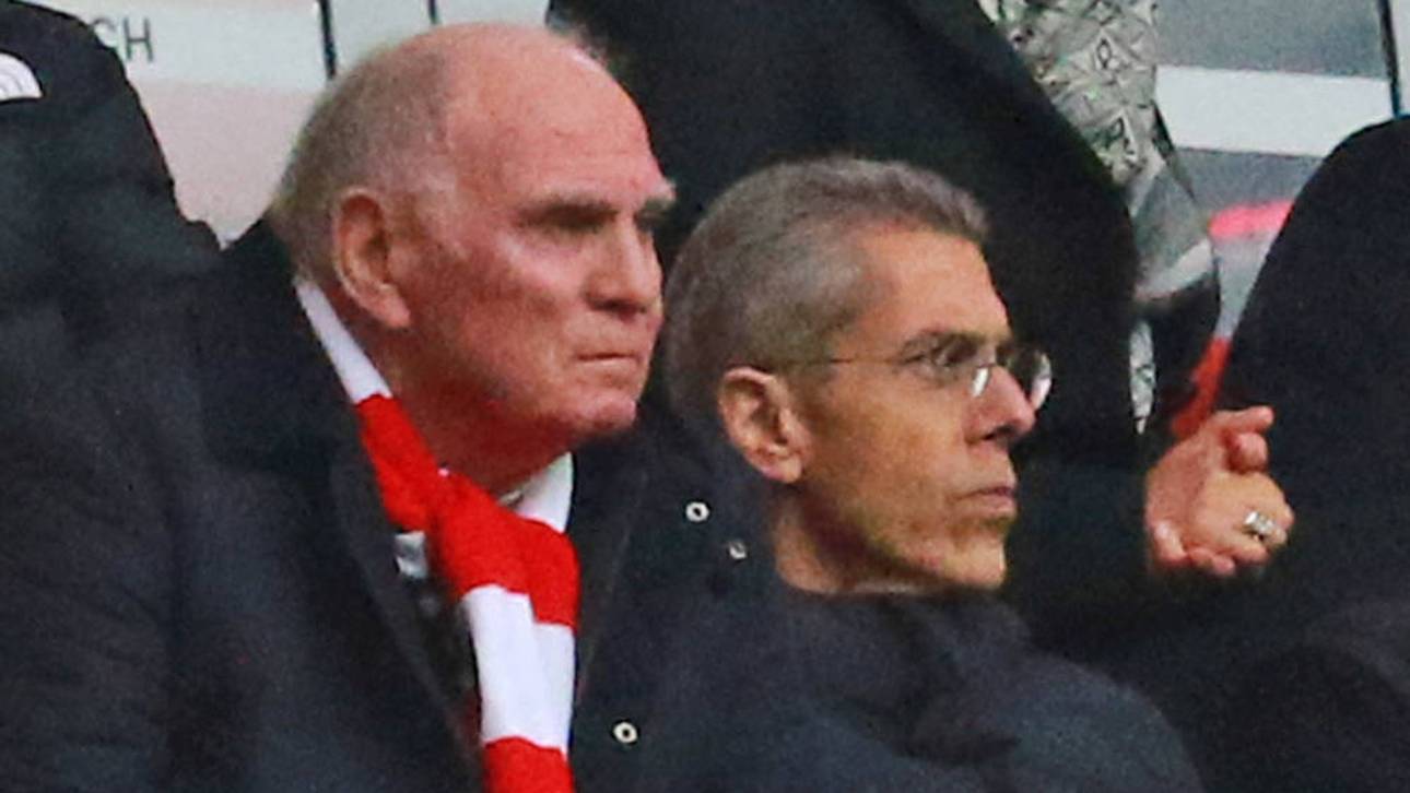 Michael Diederich (re. hier mit Ehrenpräsident Uli Hoeneß) ist Finanzvorstand beim FC Bayern