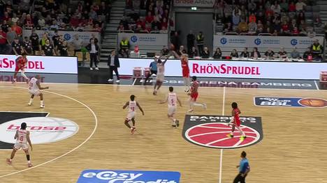 Die Bamberg Baskets kassieren nach einem Spiel voller Höhen und Tiefen eine bittere Pleite im Frankenduell mit Würzburg. Den fulminanten Schlusspunkt setzt trotzdem Bambergs Trey Woodbury.