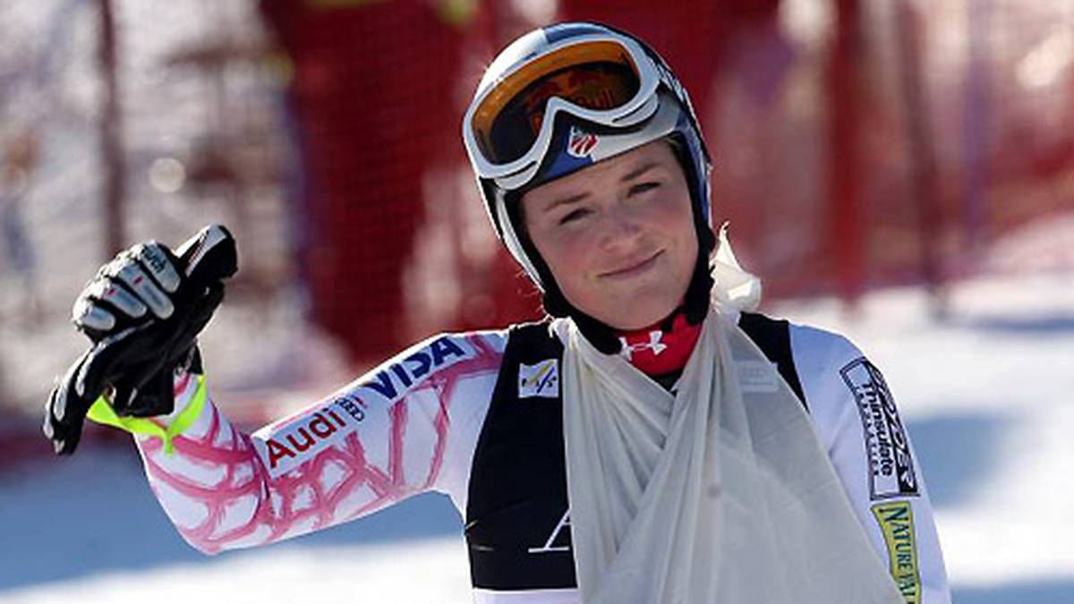 Lindsey Vonn scheidet kurz nach Weihnachten 2009 nach einem Sturz im 1. Durchgang des Riesenslaloms in Semmering aus. Dabei verletzt sie sich am linken Arm und fährt mit einer Armschlinge ins Ziel