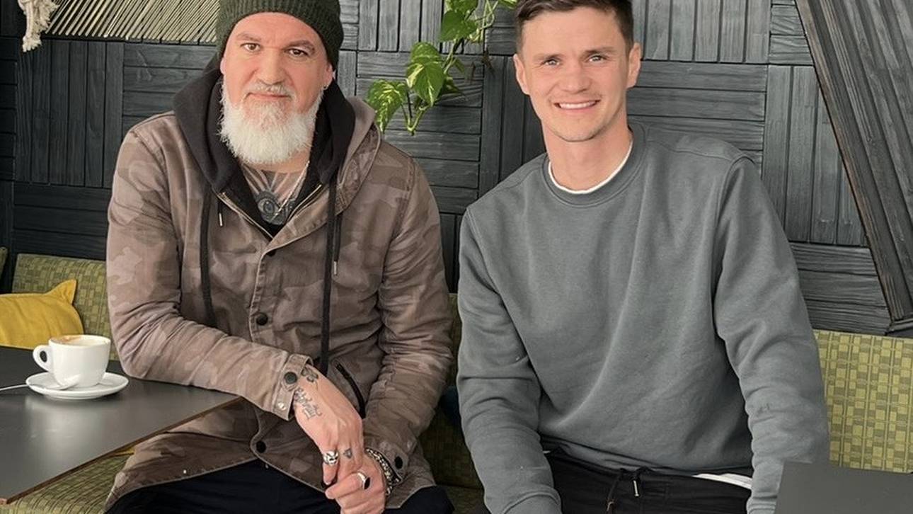 Mario Erb (r.) im Gespräch mit SPORT1-Reporter Reinhard Franke